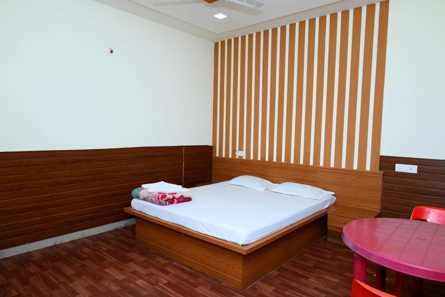 P P Lodging Пуне Екстер'єр фото